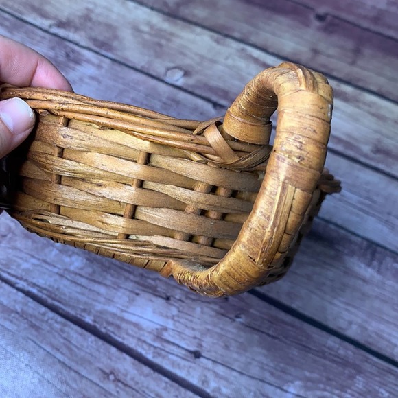 VTG Brown Wicker Rattan Leaf Shaped Boho Basket - Picture 6 of 8